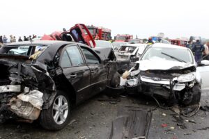 A large truck crashed into a number of cars and 4 people were killed and many were injured in a multi-vehicle collision. When to call a personal injury lawyer in New Orleans